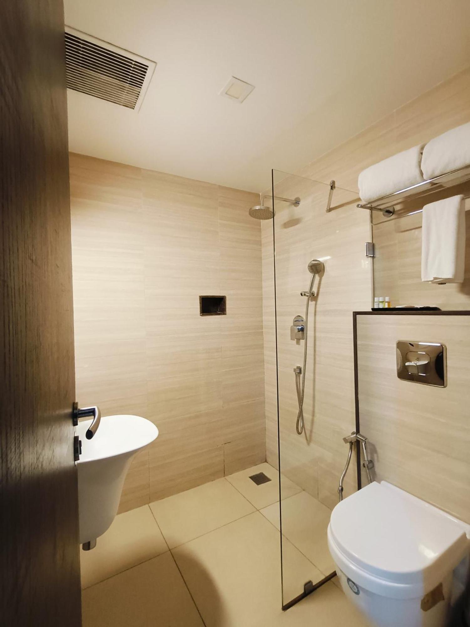 Holiday Residency Коимбаторе Екстериор снимка