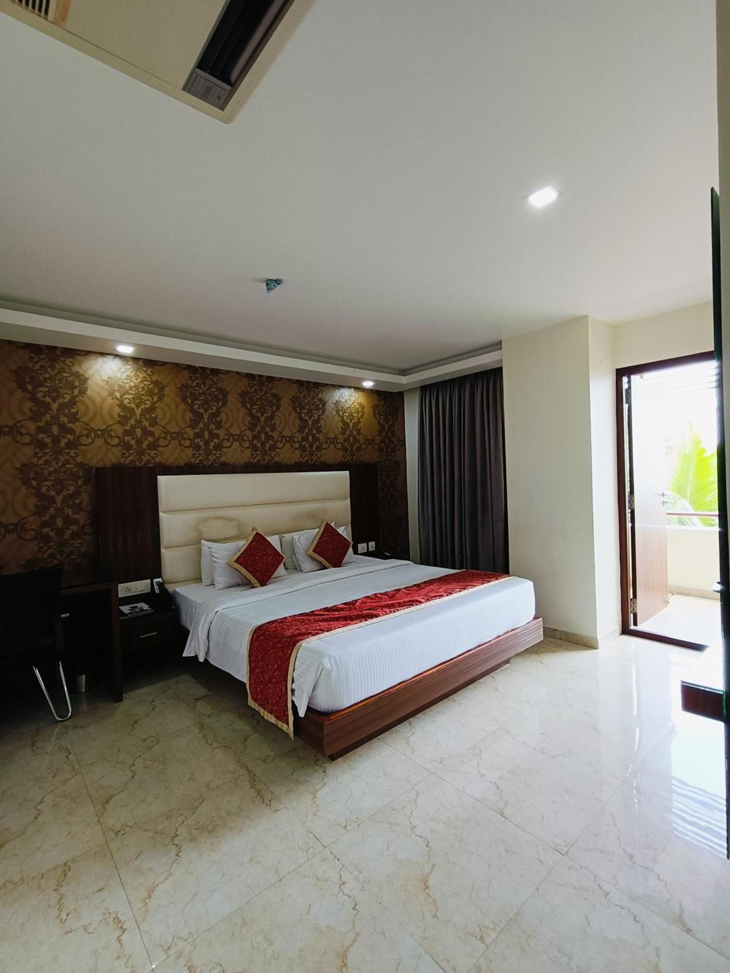 Holiday Residency Коимбаторе Екстериор снимка