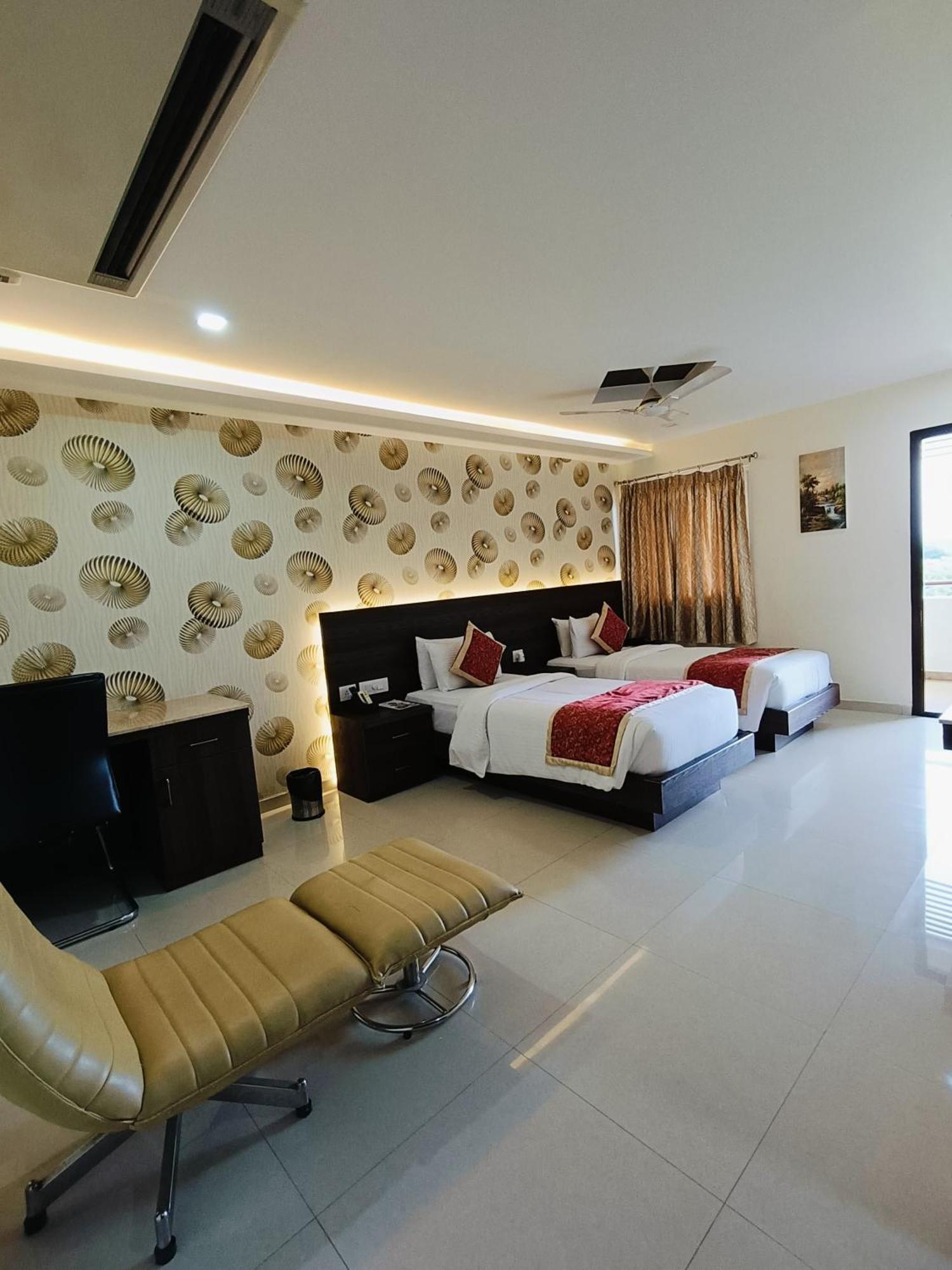 Holiday Residency Коимбаторе Екстериор снимка